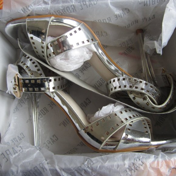 Cape Robbin Glory-1 Silver Crossover Sandal - Picture 5 of 14